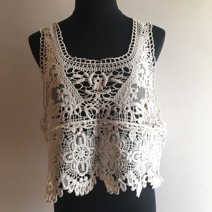 Millau crochet crop tank